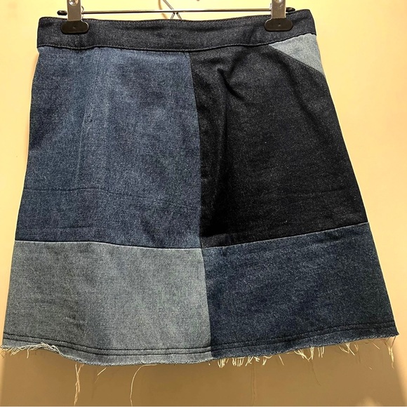 DENIM PATCH SKIRT - Picture 2 of 5